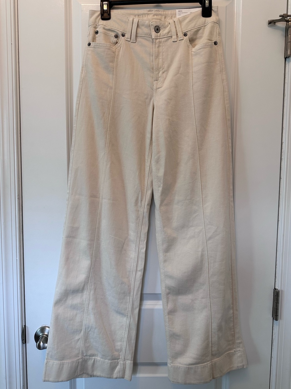 American Eagle Outfitters Low-Rise Baggy Wide-Leg Stretch Pants in Cream Size 00